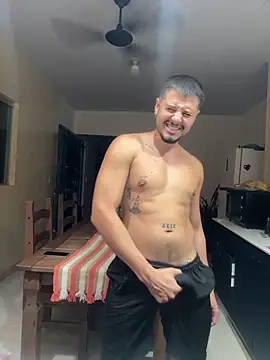 XXX chat uživo modela guzz_fit