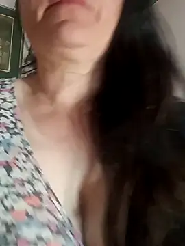 HAIRY_PUSSY_BIG Adlı Modelin Canlı XXX Sohbeti