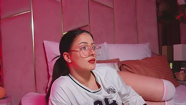 LucyLextonX's Live XXX Chat