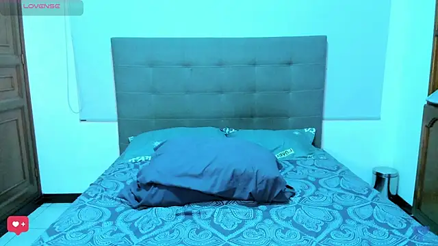 Andrea-Queen Chat XXX in diretta