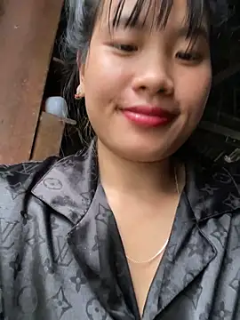 sukanaka99: διαδικτυακό σόου στην κάμερα