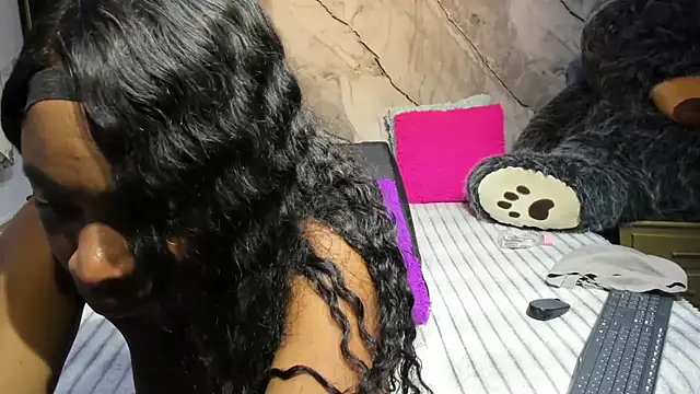 Živý XXX chat Niyirey1