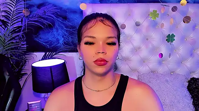 Keira_Fox31 Show in webcam