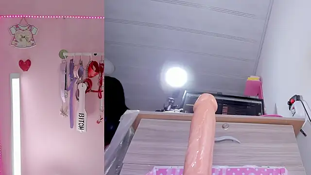 Živý XXX chat emily_foxxxii