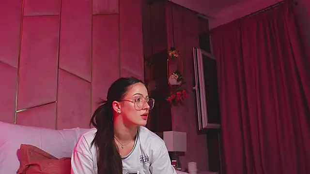 LucyLextonX: онлайн-секс-чат