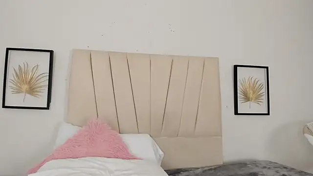 Nina_keller_'s Live XXX Chat