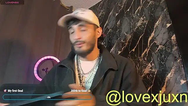 Czat XXX na żywo – LovexJuxn8