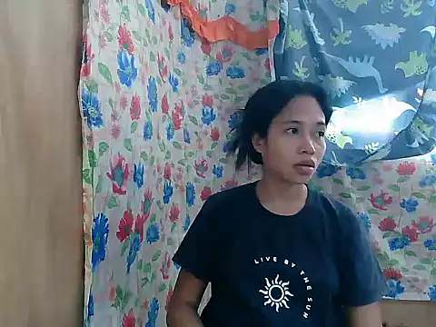 PinaySkinnyGirl's Live XXX Chat