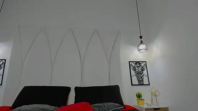 Mia_Reyesjs Chat XXX live