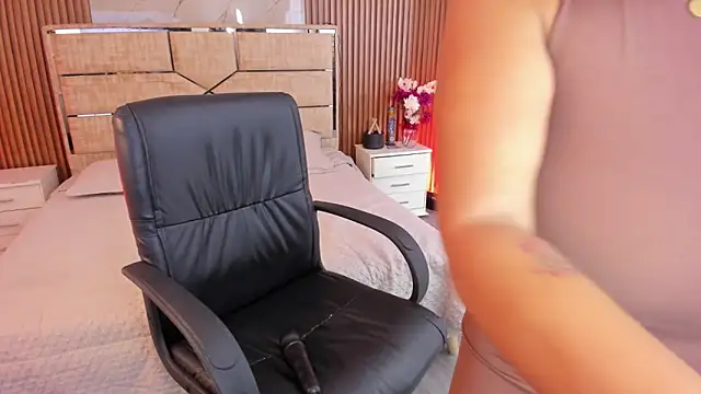 MrsFoucher Adlı Modelin Canlı XXX Sohbeti