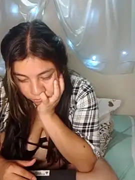 SakuraDoll7u7 Adlı Modelin Canlı XXX Sohbeti