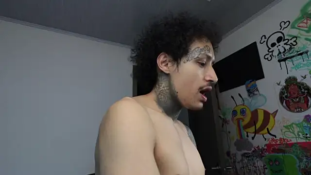 XXX chat uživo modela trieone