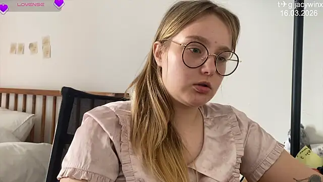 JacyWinslat 即時 XXX 聊天