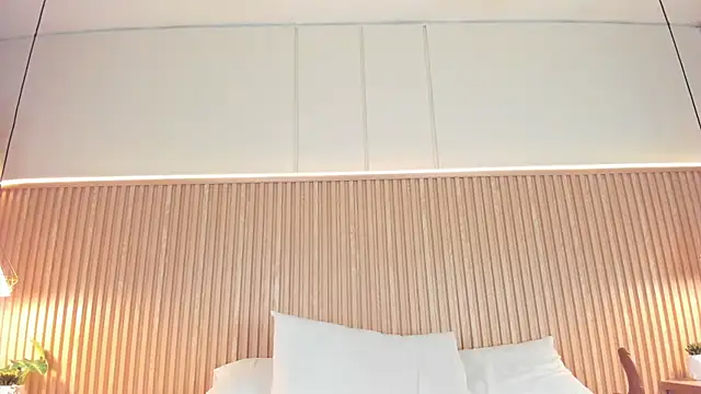 NahimiThompson লাইভ XXX চ্যাট