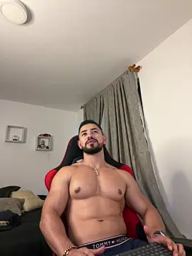 XXX chat uživo modela Ezzio_Scolaro