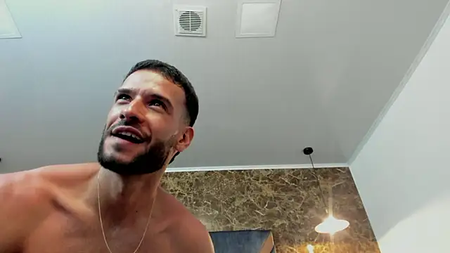 Chat +18 de Jacob_Benelli ao vivo