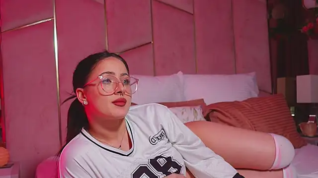 LucyLextonX Chat XXX in diretta