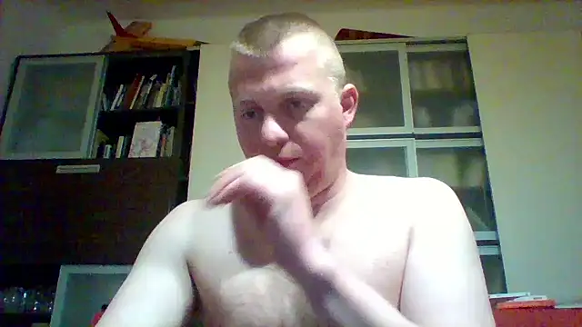 Matttthees Adlı Modelin Canlı XXX Sohbeti