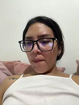 Mila_Morgan Adlı Modelin Canlı XXX Sohbeti