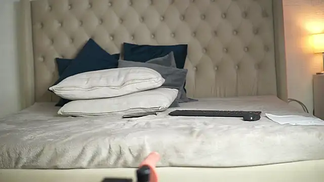 AprilHadid's Live XXX Chat