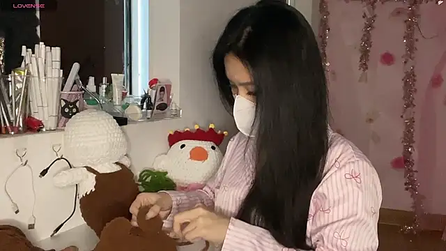 Tieu-May Adlı Modelin Canlı XXX Sohbeti