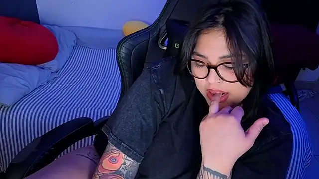 miacanela_xo 即時 XXX 聊天