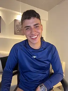 AdrianRinaldi 在線直播表演