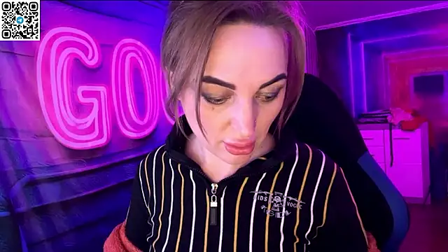 Pokazy przed kamerką – Vellora_