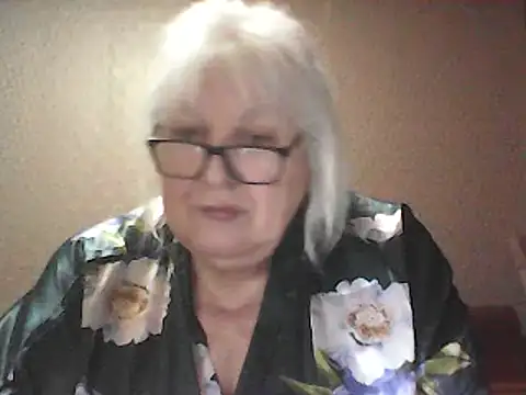 Alexia64231: онлайн-секс-чат