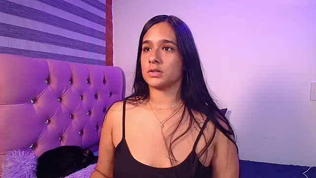 Maeena: онлайн-секс-чат