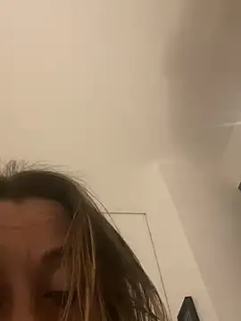 XXX chat uživo modela Lyannabuena69