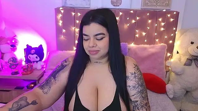 MiahJoness Live XXX-chat