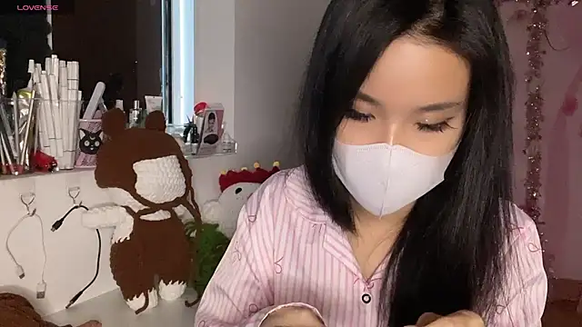 Tieu-May Adlı Modelin Canlı XXX Sohbeti