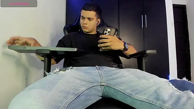 Liam_Mateo 在線直播表演