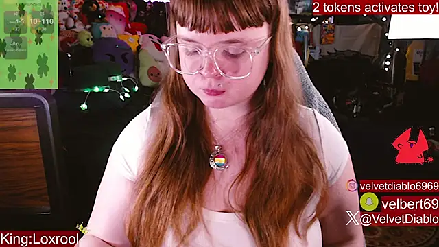 VelvetDiablo: διαδικτυακό σόου στην κάμερα