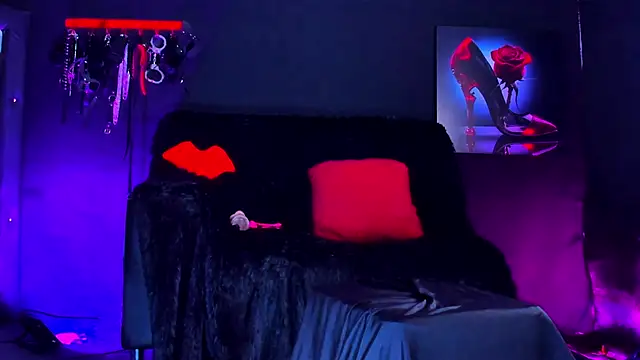 SharonnStones Adlı Modelin Canlı XXX Sohbeti