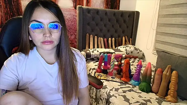 sofia23dirty 即時 XXX 聊天