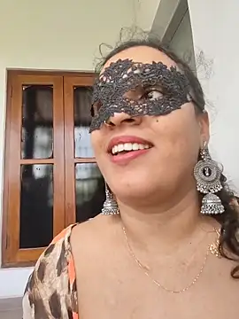 Ruvi_Queen's Live XXX Chat