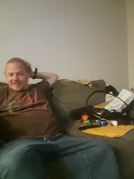 yourMasterisBored Show in webcam