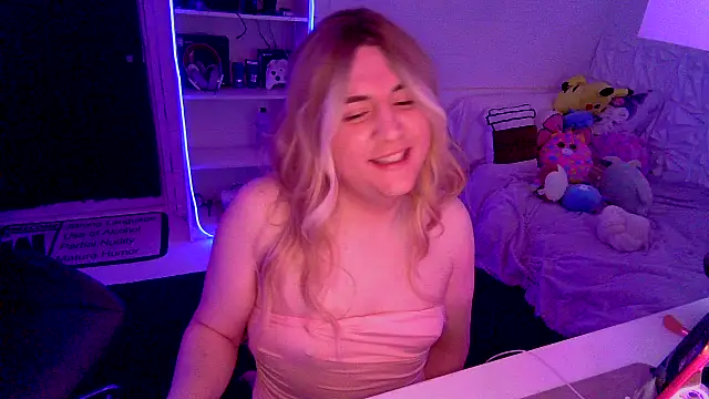 Moongirl117 Show in webcam