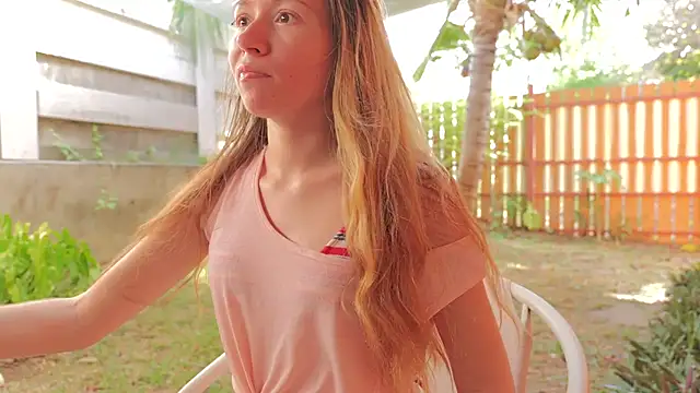 دردشة PocketElsa الجنسية المباشرة