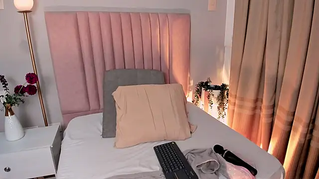 Zamira_Taylor élő XXX-chatje