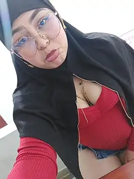 Elinaax élő XXX-chatje