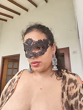 Ruvi_Queen's Live XXX Chat