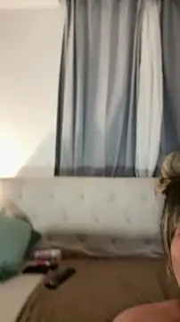 Holli_woul's Live XXX Chat