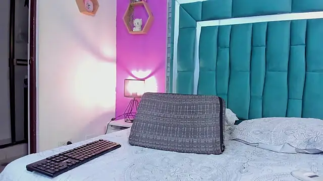 Chatroom XXX en direct de LORENSCOLLINS