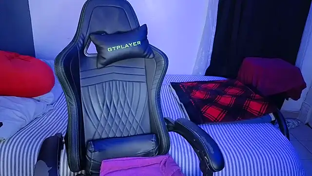 miacanela_xo élő XXX-chatje