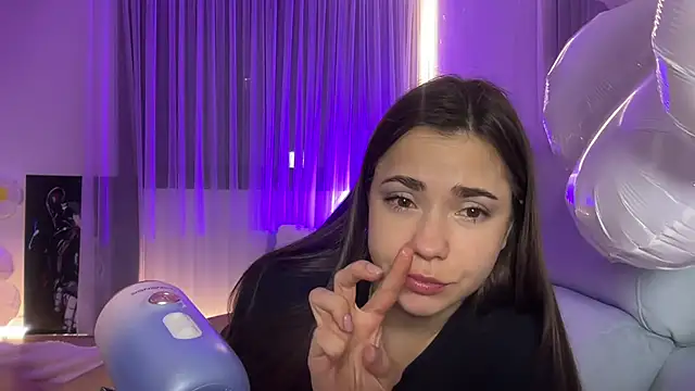 Mika_Miller élő XXX-chatje