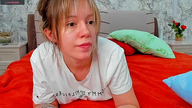 foxy_blond élő XXX-chatje