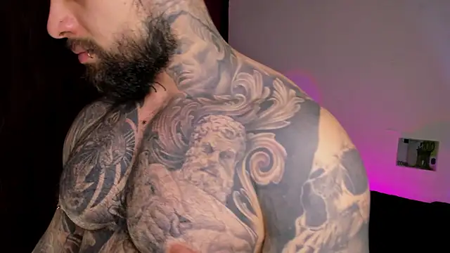 natevillage élő XXX-chatje